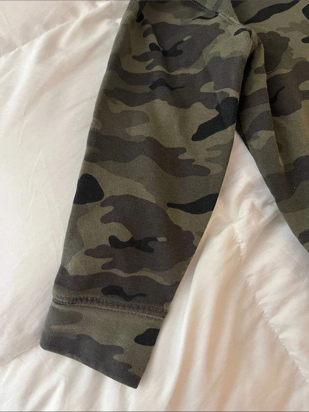 Old Navy Boys' Camo Hooded Pullover - Green & Black